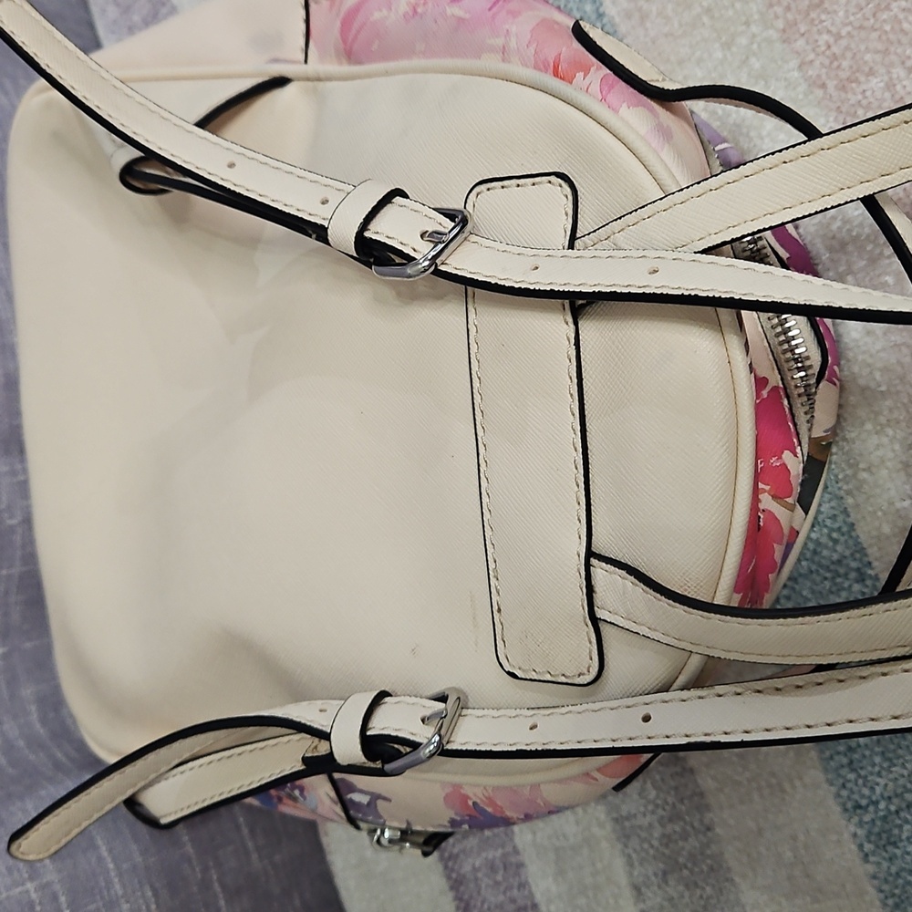 Guess Pink and Purple Floral Backpack - Picture 13 of 13